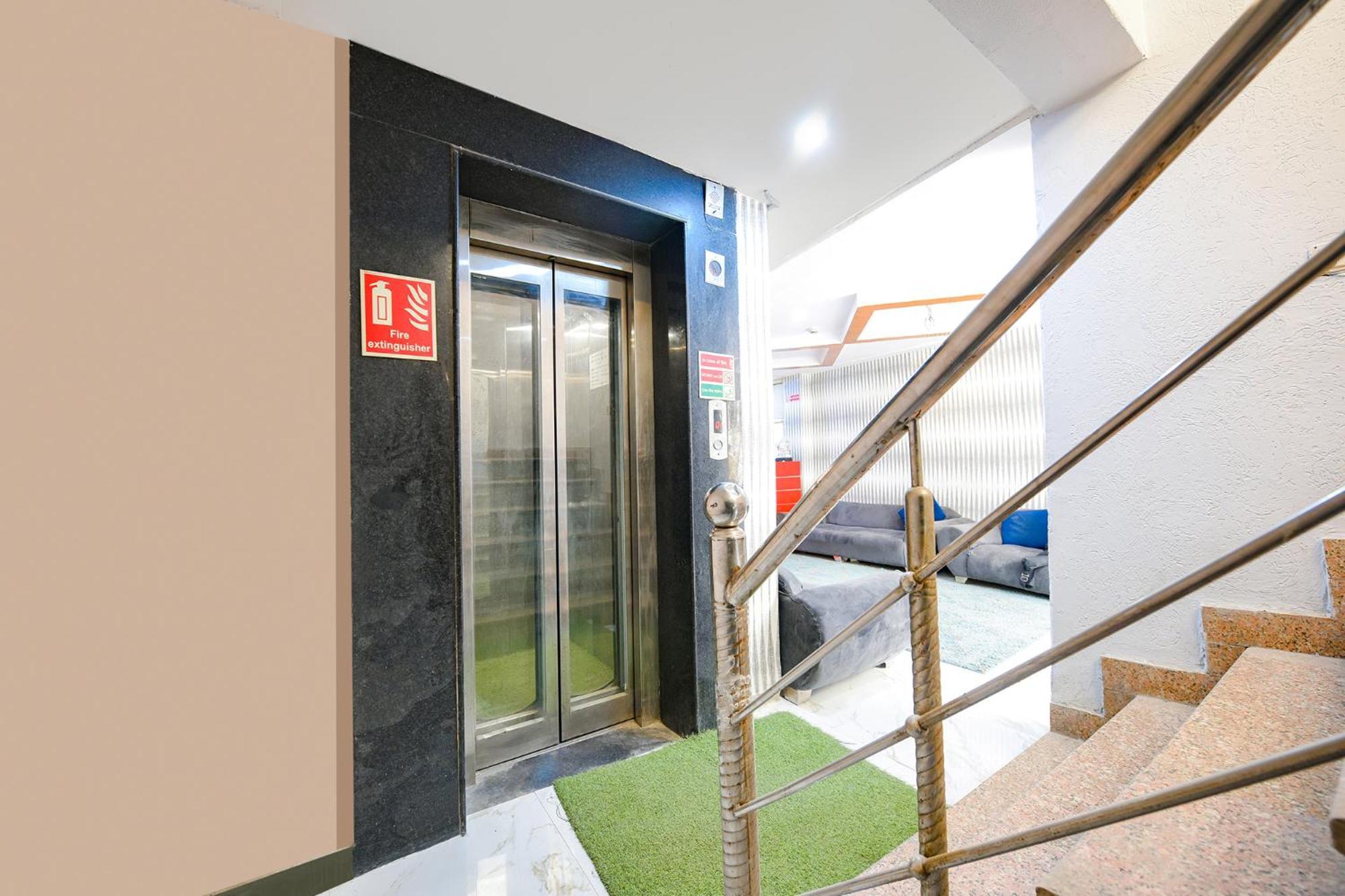 Fabhotel Pp Residency Tilak Nagar New Delhi Extérieur photo